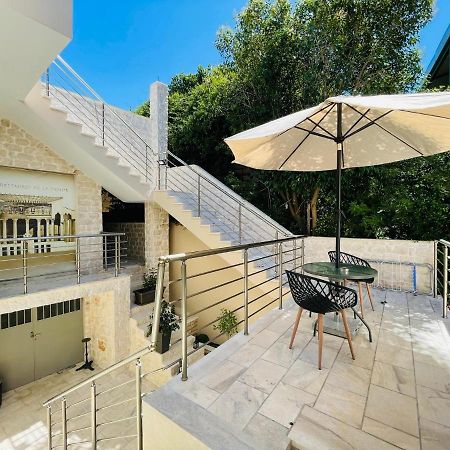 Xenios Suites 리구리오 외부 사진