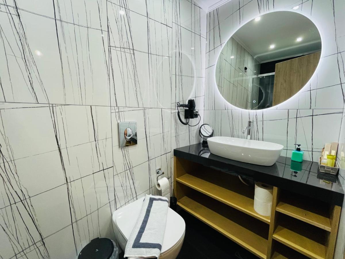 Xenios Suites 리구리오 외부 사진